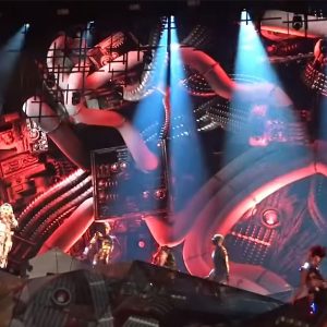 Lady Gaga / Possible Productions fondo de escenario estilo Giger para concierto de lady Gaga